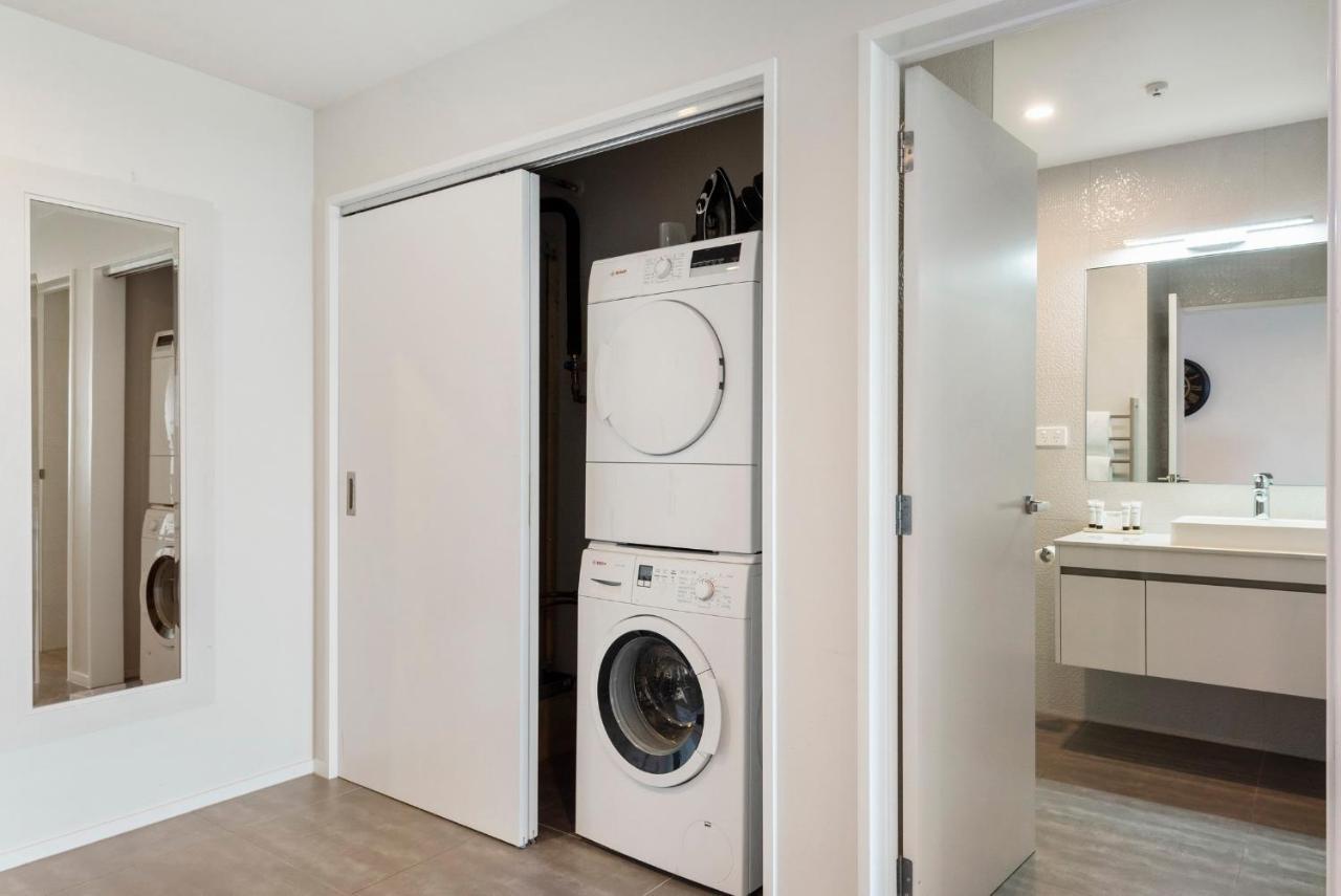 Fernz Motel & Apartments Birkenhead Auckland Extérieur photo A laundry room