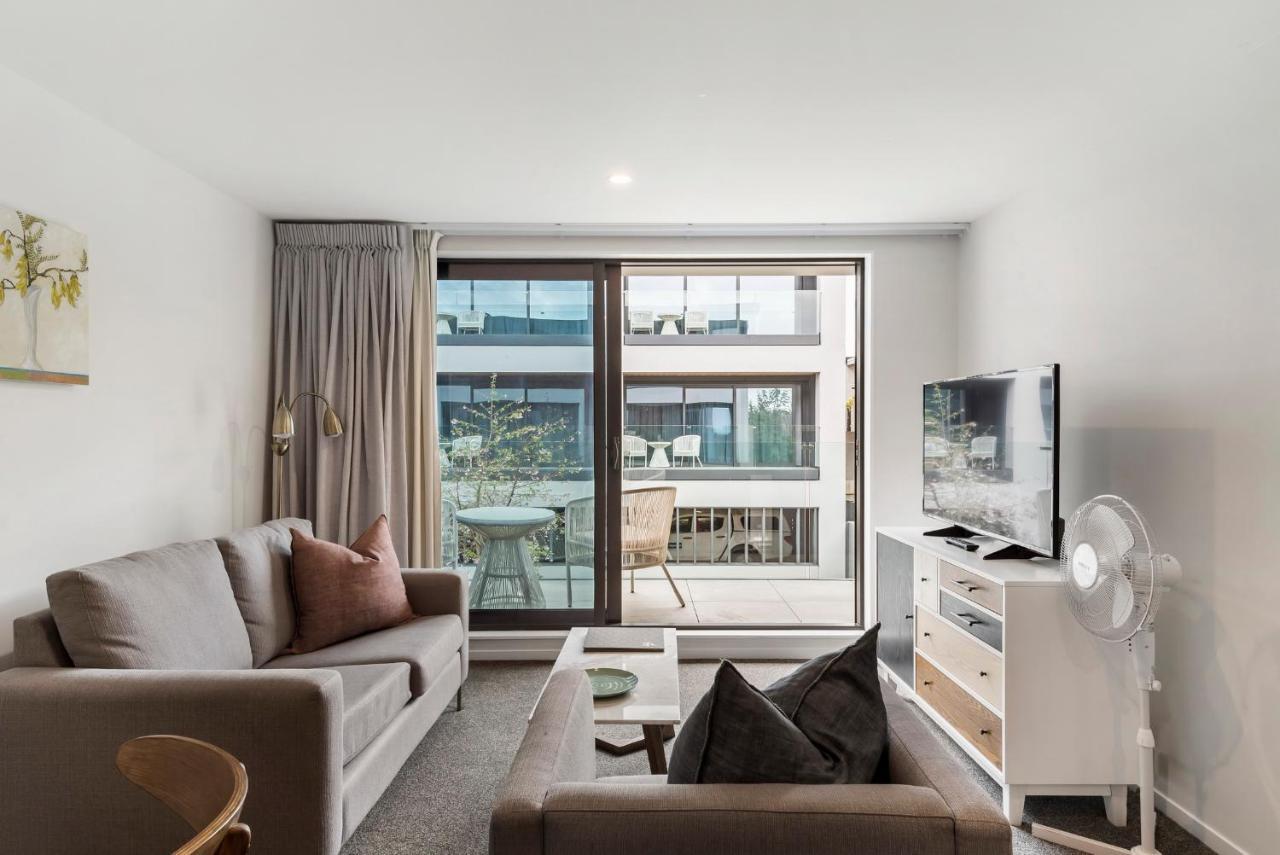 Fernz Motel & Apartments Birkenhead Auckland Extérieur photo A living room in a typical apartment