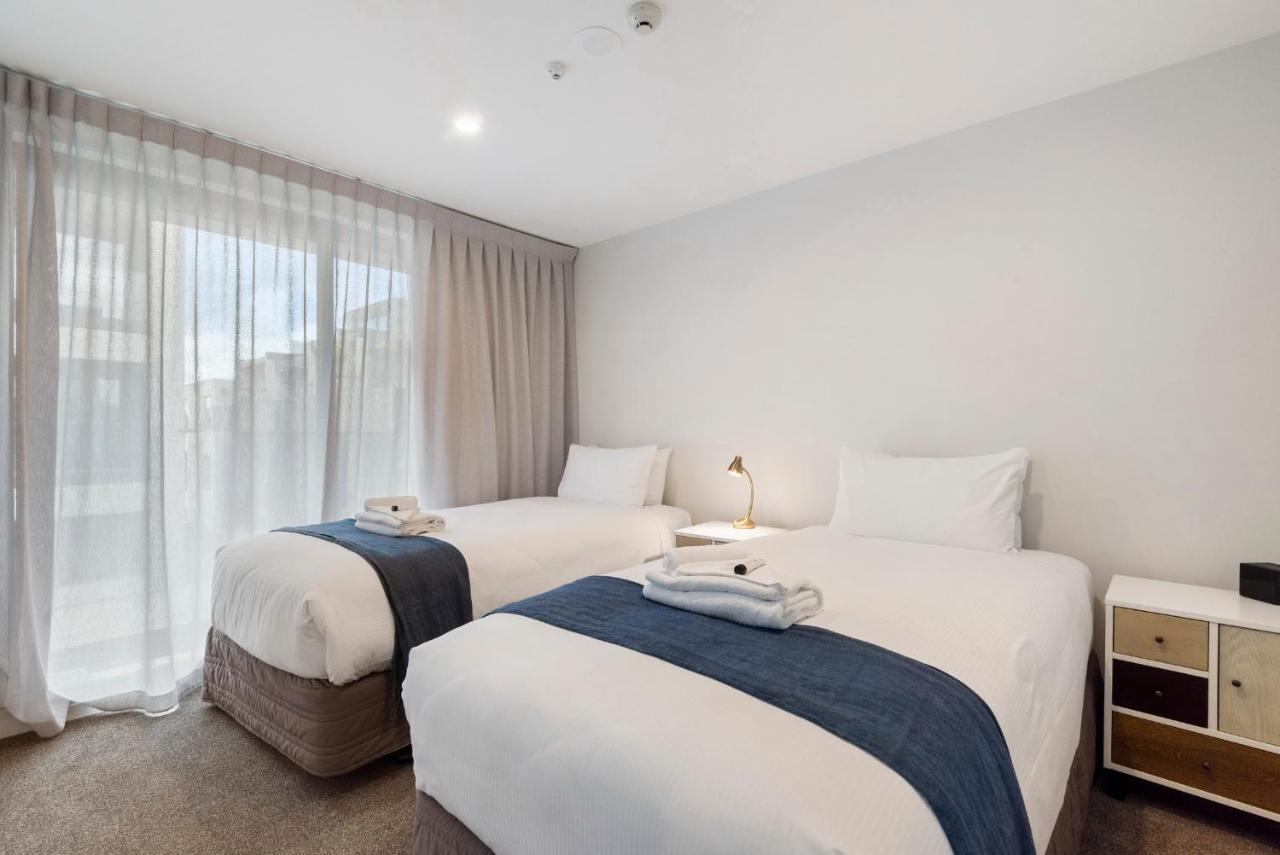 Fernz Motel & Apartments Birkenhead Auckland Extérieur photo A typical bedroom at the hotel