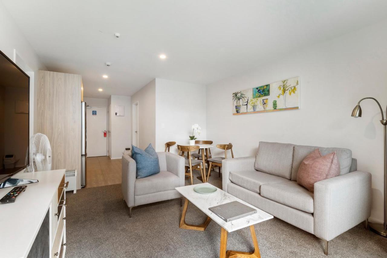 Fernz Motel & Apartments Birkenhead Auckland Extérieur photo A staged apartment at The George