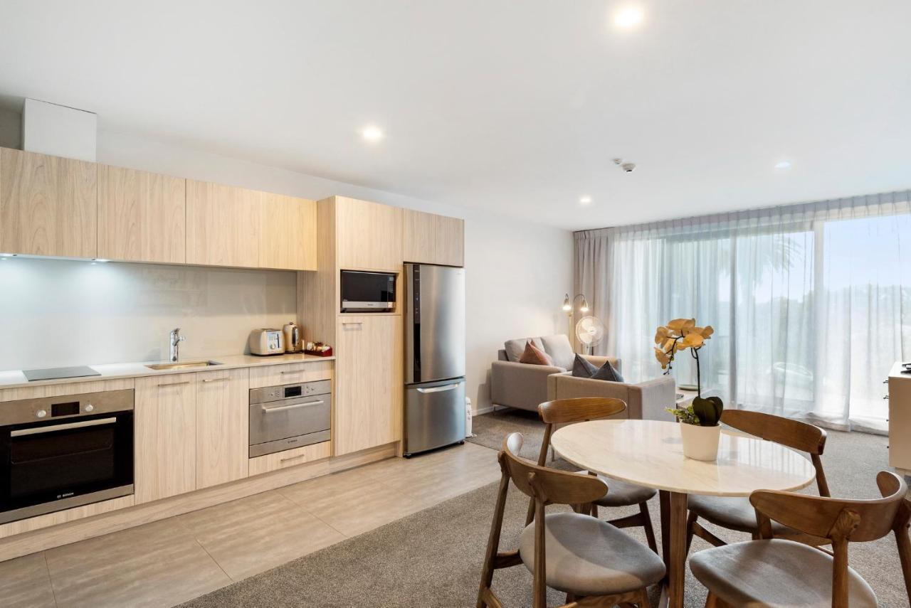 Fernz Motel & Apartments Birkenhead Auckland Extérieur photo A typical apartment interior