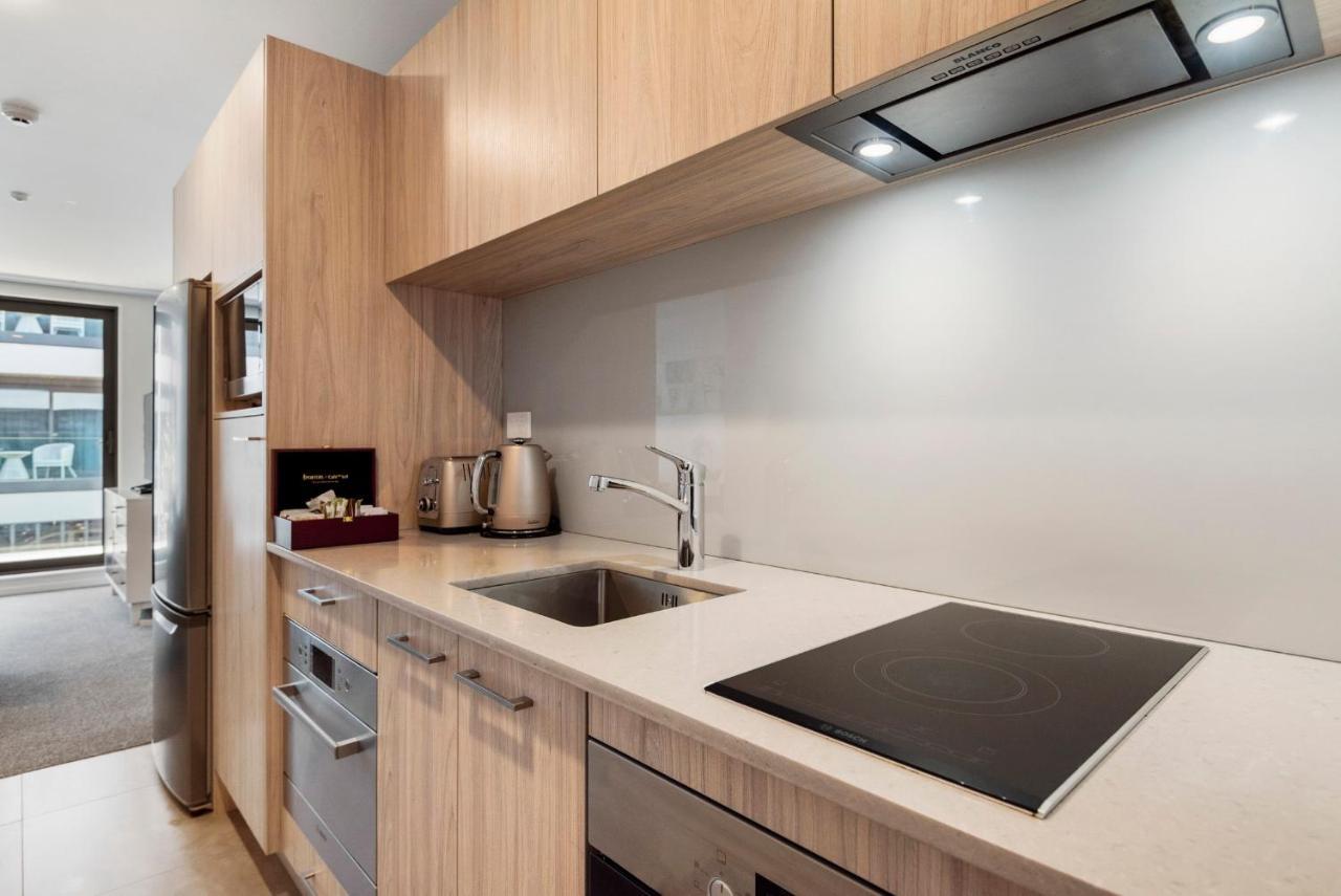 Fernz Motel & Apartments Birkenhead Auckland Extérieur photo A modern kitchen